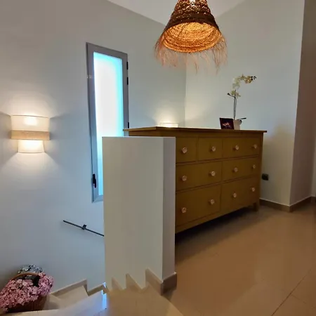 Pareado Con Jardin Privado En Urbanizacion