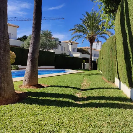 Pareado Con Jardin Privado En Urbanizacion 德尼亚