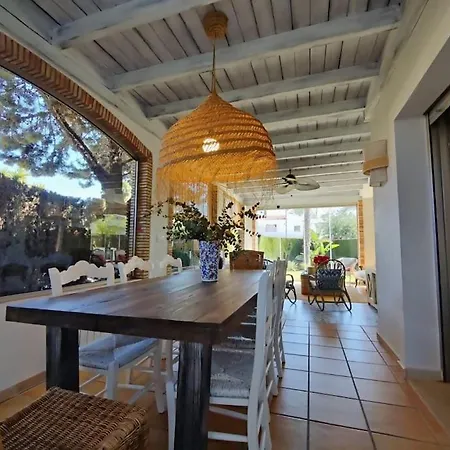 酒店 Pareado Con Jardin Privado En Urbanizacion 4*