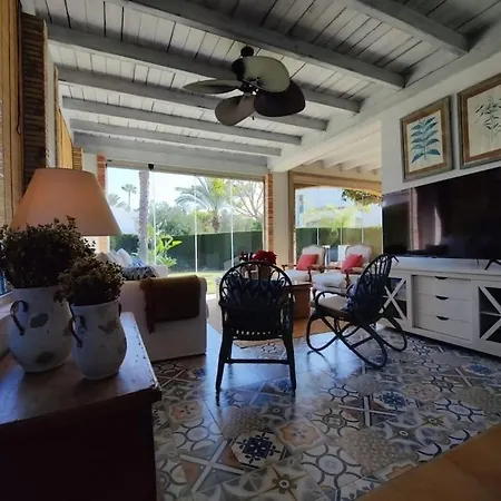 Pareado Con Jardin Privado En Urbanizacion 4* Dénia